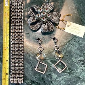 Gorgeous, High Quality Faux Black/Wht Diamond Bracelet, Drop Earrings & Broach